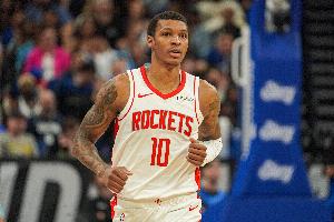 上半场就两双！贾巴里-史密斯16中6砍下15分14篮板 正负值+11